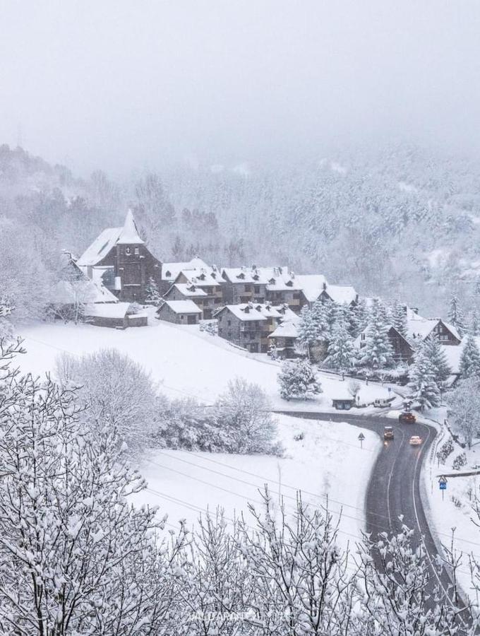 Tredos, Casa Adosada. Baqueira Eksteriør billede