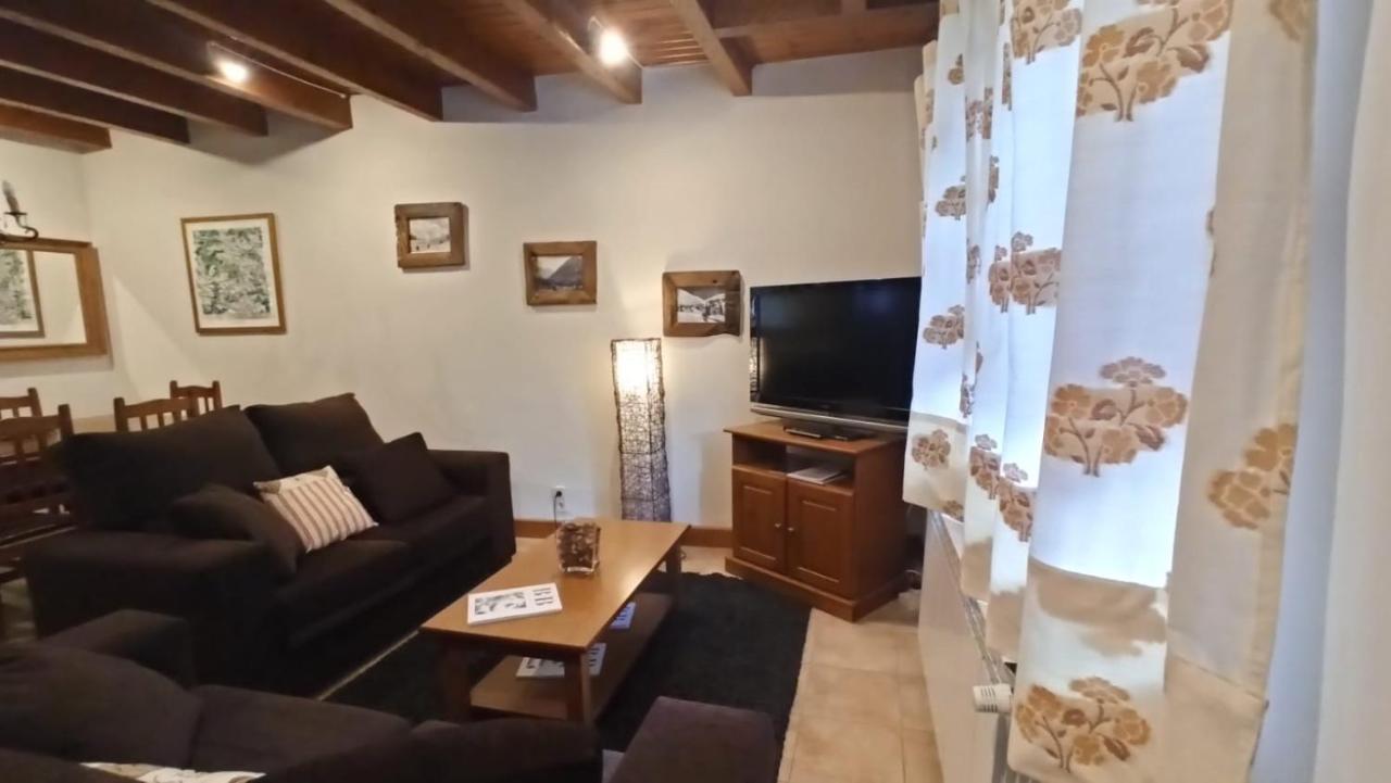 Tredos, Casa Adosada. Baqueira Eksteriør billede